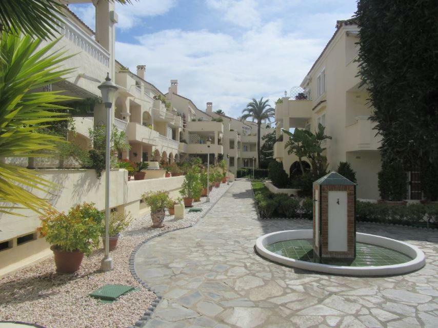Apartment In El Paraiso - Near Puerto Banus エステポナ エクステリア 写真