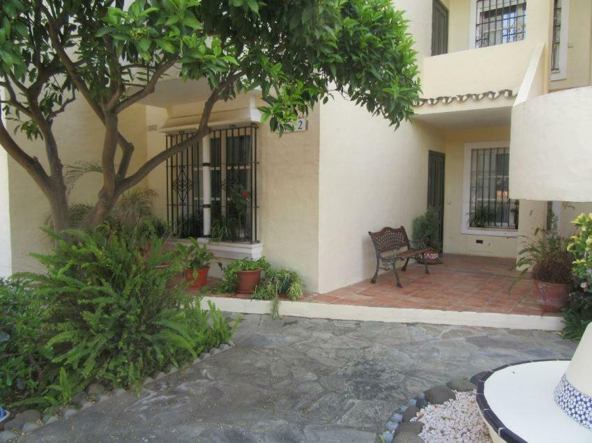 Apartment In El Paraiso - Near Puerto Banus エステポナ エクステリア 写真