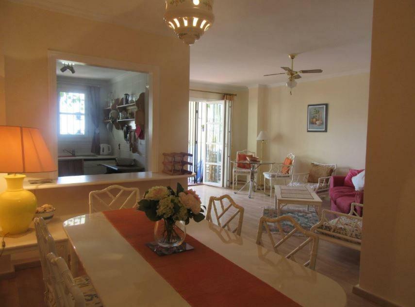 Apartment In El Paraiso - Near Puerto Banus エステポナ エクステリア 写真