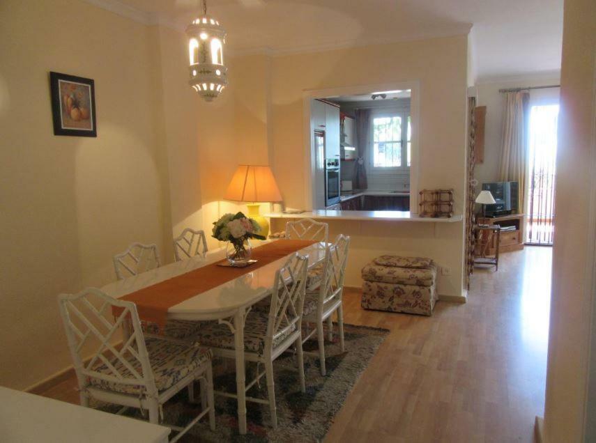 Apartment In El Paraiso - Near Puerto Banus エステポナ エクステリア 写真