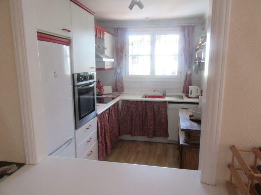 Apartment In El Paraiso - Near Puerto Banus エステポナ エクステリア 写真