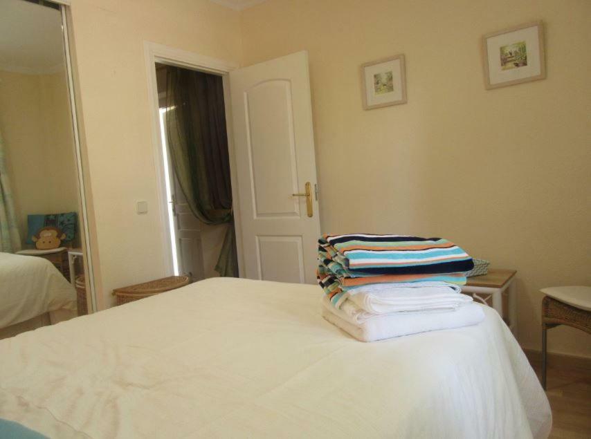 Apartment In El Paraiso - Near Puerto Banus エステポナ エクステリア 写真