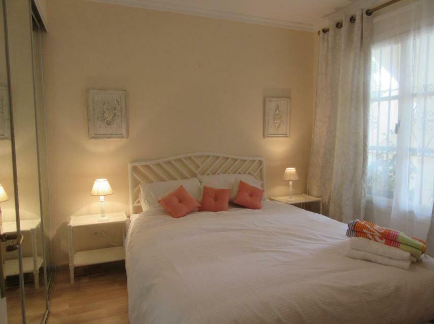 Apartment In El Paraiso - Near Puerto Banus エステポナ エクステリア 写真